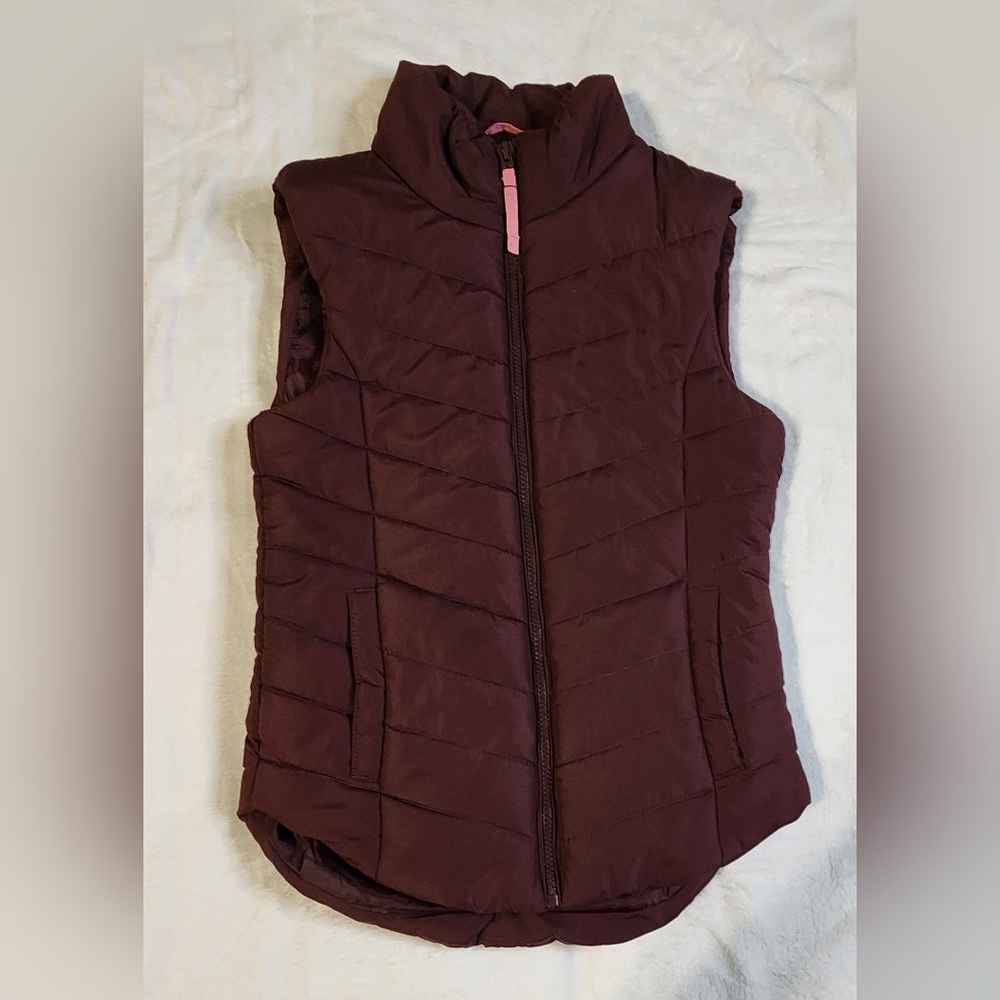 Aeropostale Quilted Burgundy Puffer Vest Size Small EUC Zip Front‎